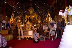 Sarah converts to Buddhism; she's just in it for the gold!
