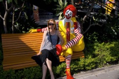 Sarah makes friend with Thai person!
