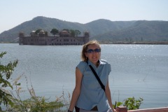 ... but there is a better view of the Jaipur lake palace